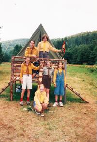 1999 oddíl Triquetrum družina