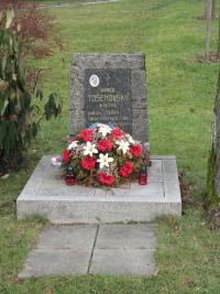 Pomník švagra Hynka Tošenovského v Dolní Bečvě