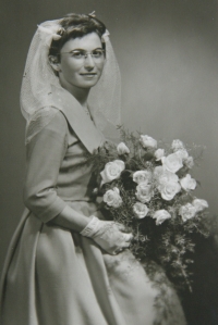 Svatební fotografie z 10. června 1960
