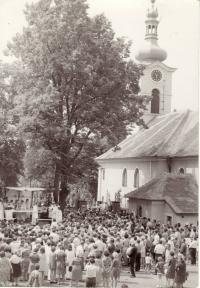 Jaroslav's first mass after his ordination, 1970