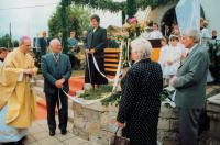 Svěcení zvonu Krista (pojmenovaném po pamětníkově matce) v třešťském kostele