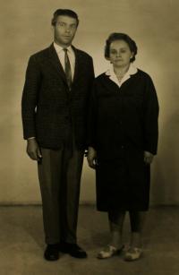 Štefanovi rodiče, pravděpodobně Jindřichovice, 90. léta