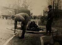 Štefan na vojně v Českých Budějovicích, Štefan vpravo, mezi lety 1967 až 1969