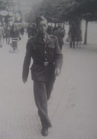 Karel Veselý na vojně