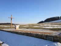 V roce 2014 obnovené základy kaple sv. Jana a Pavla v zaniklé osadě Štolnava (Prameny, něm. Stollenhau). 