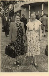 S maminkou během studií