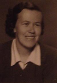 1957 Z.Jiříčková, foto do občanského průkazu