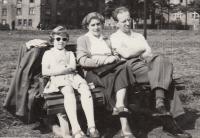 Jarmila Kročková with her parents in 1956