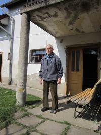 Jan Prokop na svém hospodářství v Jedlí