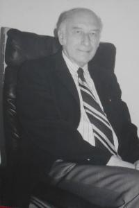 Josef Bor, spisovatel a Něžin manžel