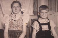 Sourozenci Alžběta a Vilém Larischovi