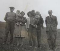Vlevo rodiče Václav a Ludmila Holubovi