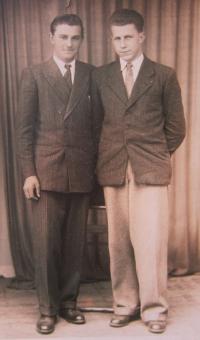 Vpravo František Holub v zemědělské škole