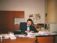 Městské divadlo Děčín. Rudolf Felzmann v nové ředitelně (cca 1999)