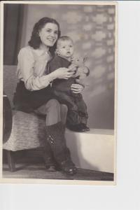 Paní Trechová s dcerou