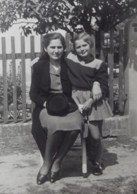 Witness with her mother in May 1945