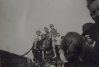 Po příjezdu sovětských vojsk do Opočna, květen 1945