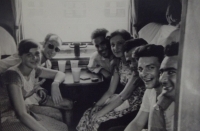 Pamětnice jako tlumočnice v roce 1957 v Čierné nad Tisou