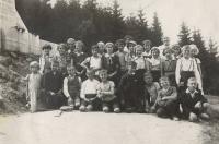 School picture - pupils from Stankov on a trip to Výhledy
