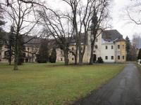 Zámek v Janovicích, kde byl v roce 1946 sběrný tábor pro německé obyvatelstvo