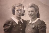 Photo of his uncle Josef Gabriel's fiancée - Steffi Bittnerová and her sister - that his uncle carried when he was killed by shrapnel and which got torn during the blast