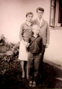 František Tendl with his wife and son
