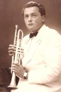 Bratr Pavel Bayerle, muzikant a skladatel, 1946