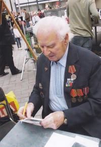 2015 - Ján Novenko při oslavách výročí konce války