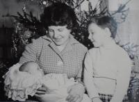 19-manželka s dětmi