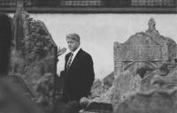 Americký prezident Bill Clinton na židovském hřbitově v roce 1994