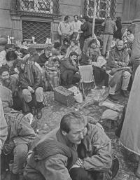 Exodus občanů Německé demokratické republiky (NDR) přes západoněmeckou ambasádu 