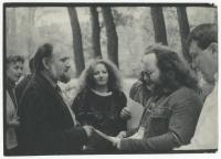 Předčasné ukončení výstavy na Střeleckém ostrově, vpravo Čuňas