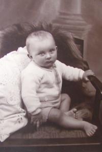 Břetislav Loubal, dětství, 1. 5. 1932