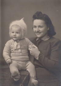 With his mother Františka, fall of 1942