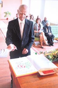 Koloman Hamar celebrating his 90th birthday, being awarded the Slovak Minister of Defence Medal of III. degree, and the War veteran badge