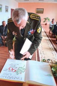 Koloman Hamar celebrating his 90th birthday, being awarded the Slovak Minister of Defence Medal of III. degree, and the War veteran badge