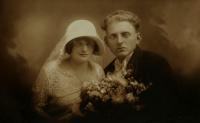 Svatební fotografie rodičů pamětníka, Brno, 1930