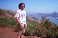 S Golden Gate v pozadí