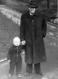 S tátou pod Petřínem