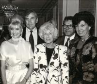 Ivana Trumpová, Ivan Chadima, Olga Havlová, Miloš Forman, Alena Vrzáňová (hotel UN Plaza, 1989/1990)