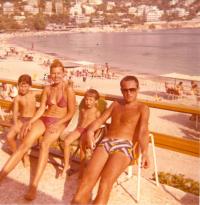 Jan Tříska s rodinou (Řecko, 1976)