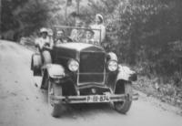 05 rodinný automobil značky Praga