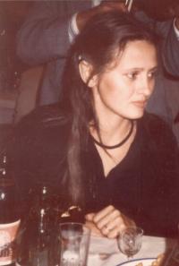 Róza Hodosán, 1984, Darvas