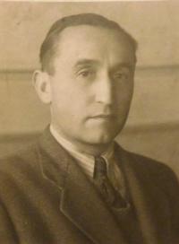 Otec Eduard Roska
