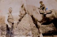 František Winter mladší na koni s otcem Františkem Winterem starším