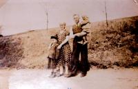 Rodina Winterova - rodiče František a Františka a děti František a Adolf