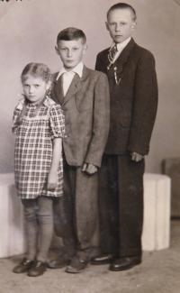 Sourozenci Winterovi - zleva Erna, Adolf a František