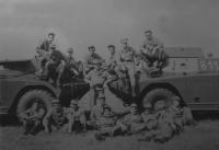 Příslušníci roty chemické ochrany 1. tankového pluku, Vítězslav Velc vlevo nahoře