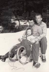With his wife Eva and daughter Dáša in the mountains (1959-60)