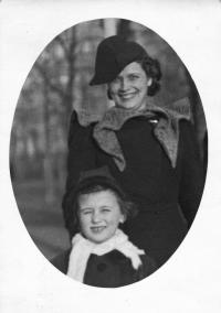 Mother Miroslava Štědrá, née Kotková, with Peggy